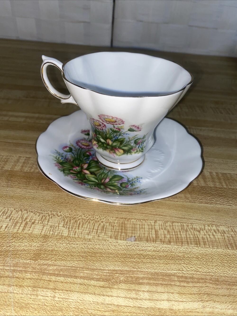 VTG Royal Albert Dawn Pattern Teacup & Saucer Set Fine Bone China England